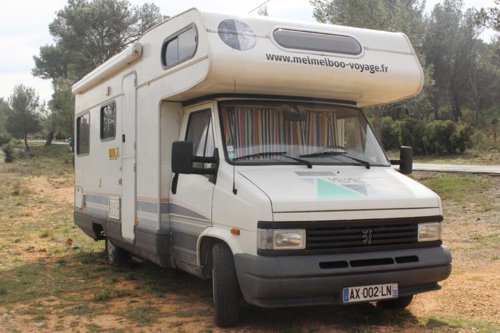 camping car avant droit